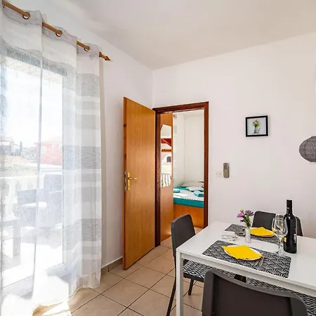 Apartamento Beautiful In With Kitchen *