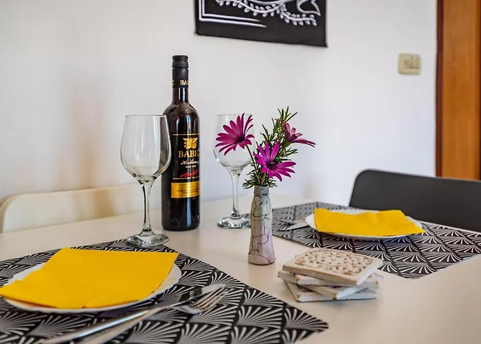 Beautiful In With Kitchen * Vir